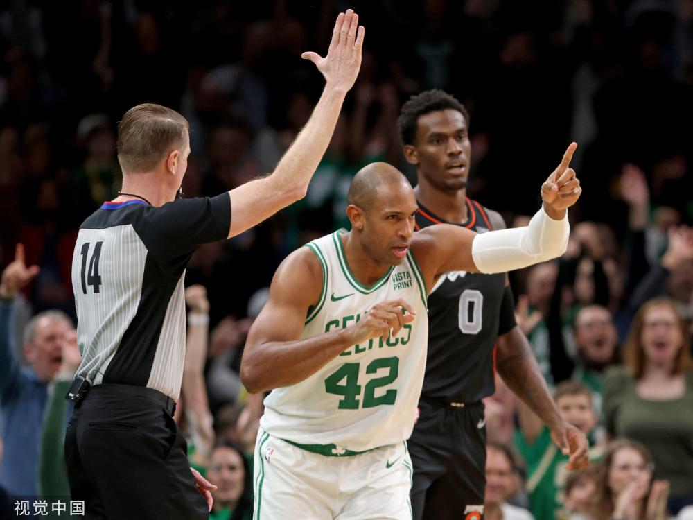 果金足球逐 果金足球逐