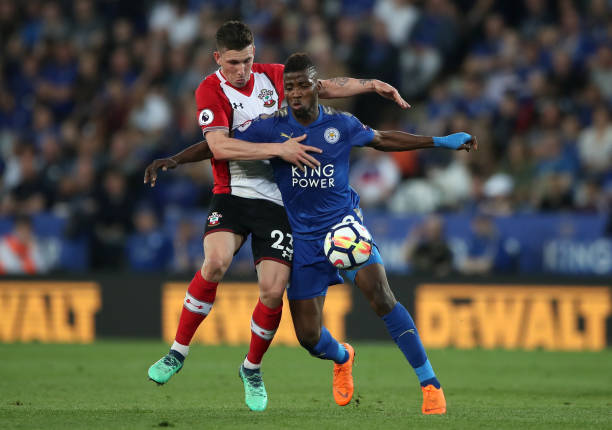 继续依赖他 继续依赖他